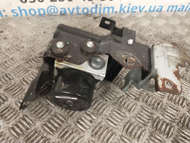Блок управления АБС  Nissan/Infiniti 476605X70E