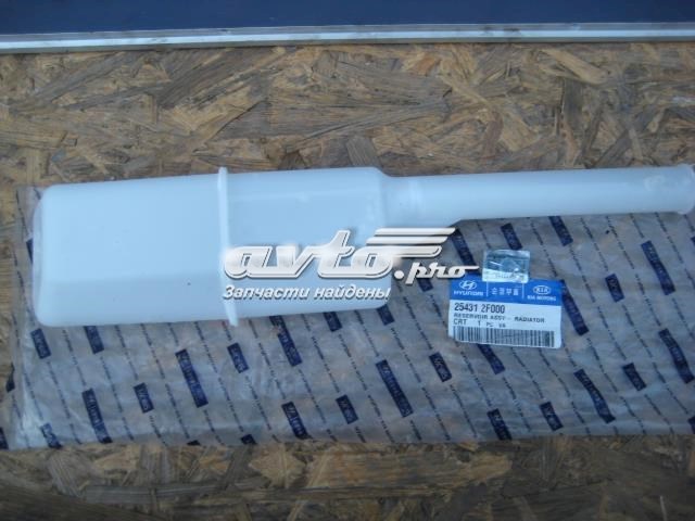  Бачок системы охлаждения KIA Cerato 1