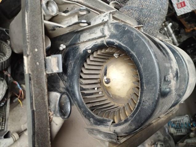 Электромотор печки на Opel Omega A 16, 17, 19