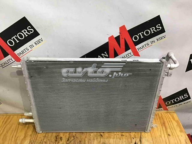 Радиатор охлаждения двигателя дополнительный LR112874 Land Rover