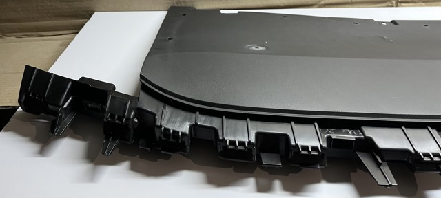 Накладка на передний бампер VAG 12G8059159B9