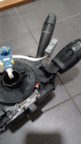 Comutador instalado na coluna da direção, montado 98042440XT Peugeot/Citroen