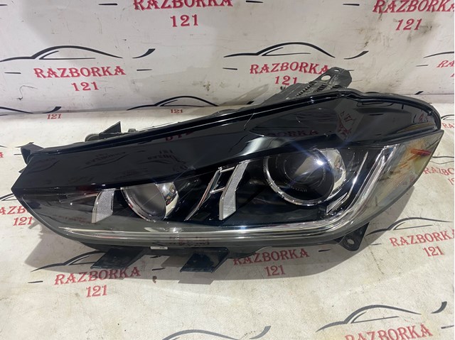 T4N22762 Jaguar Фара