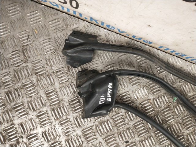 Купить 63511SA010 Subaru Уплотнитель двери передней левой (на двери)
