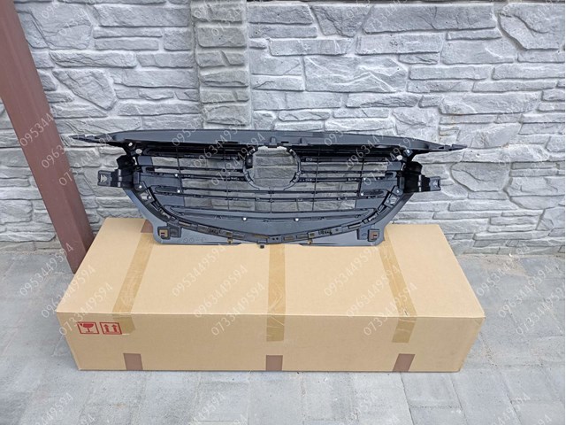Решетка радиатора DL8W50710A Mazda