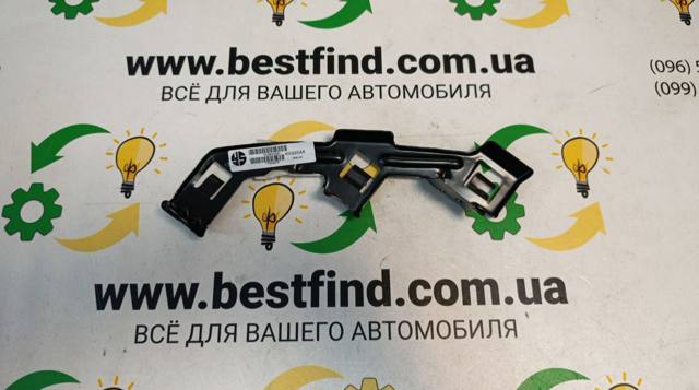 Кронштейн бампера переднего, правый FPS FP4023936