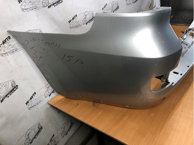 Задний бампер 5215960740 Toyota