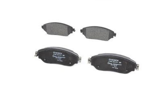 Передние тормозные колодки 986494817 Bosch