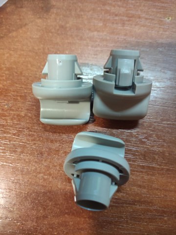 96409-BC402 Nissan/Infiniti Фиксатор солнцезащитного козырька