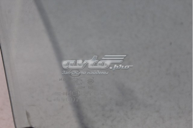 GS1D585119D Mazda Стекло передней двери, правой