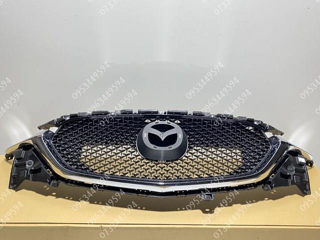 Решетка радиатора KB8A50710K Mazda