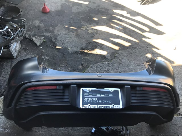 Верхняя часть заднего бампера 9J1807984B Porsche