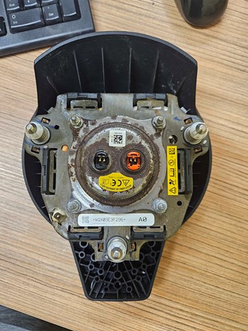 Подушка безопасности водителя 98211AN00AVH Subaru