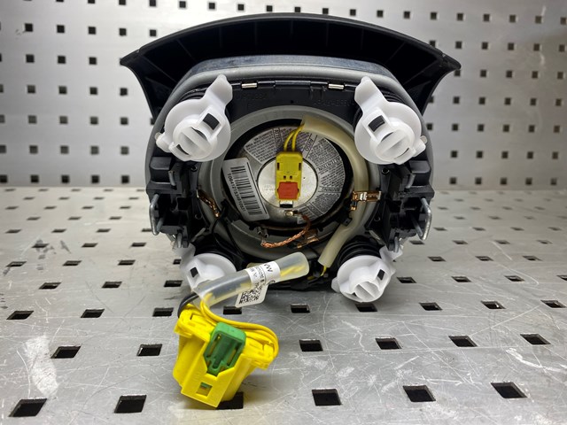 7P6880201N81U VAG Подушка безопасности водителя