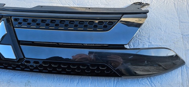 Облицовка радиатора VAG 8W0853651H цена, от 451.63 USD