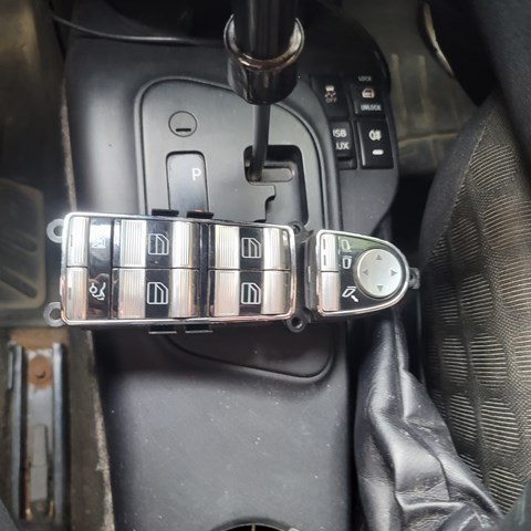  Mercedes A2218213751