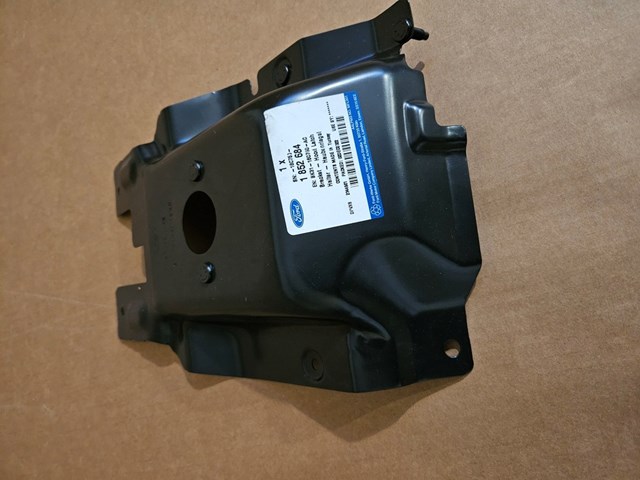 Кронштейн замка капота BK3116C750AC Ford