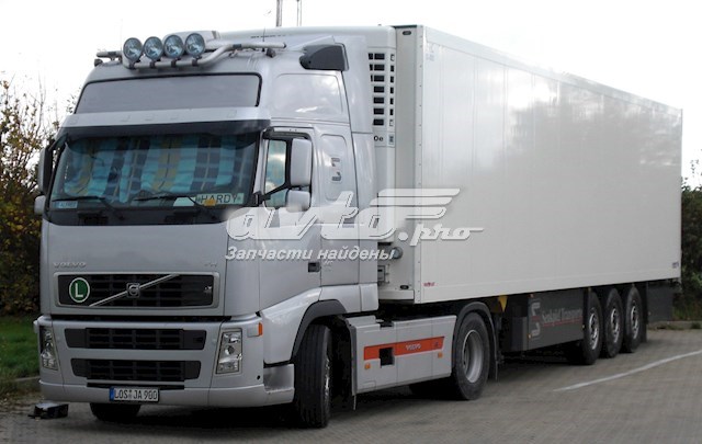 Подножка правая Volvo 20529640