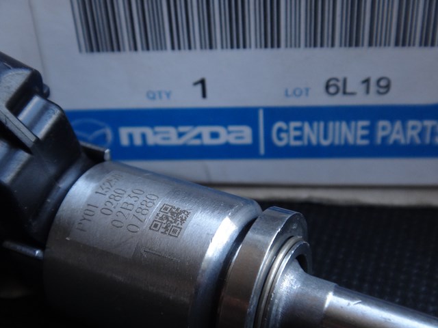 Топливные форсунки PY0113250 Mazda