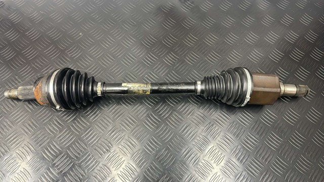 Левая полуось LR181112 Land Rover