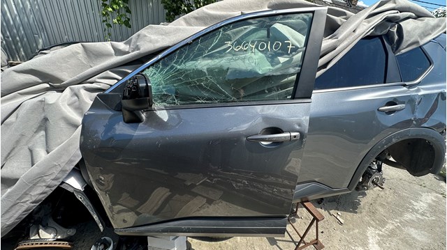 801016RR0A Nissan/Infiniti Водительская дверь
