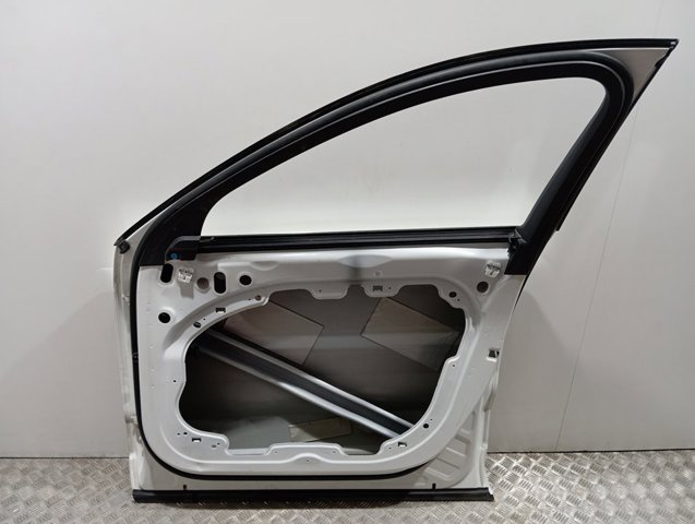 Дверь передняя правая Volvo 32345931 цена, от 582.11 USD