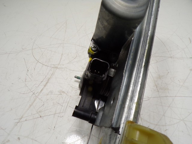 Mecanismo de acionamento de vidro da porta dianteira direita para Dacia Duster  HM