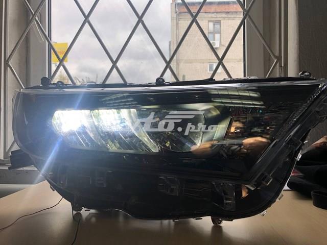 811100R150 China luz direita