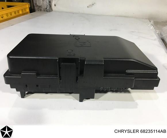  Chrysler 68235114AB