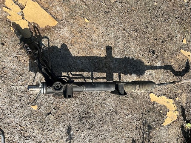 Compre 8200875897 Renault (RVI) Cremalheira da direção