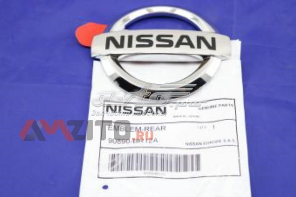 90890BR12A Nissan emblema de tampa de porta-malas (emblema de firma)