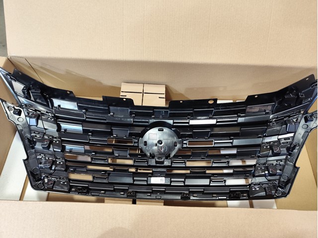 Купить 623106RZ1A Nissan/Infiniti Решетка радиатора