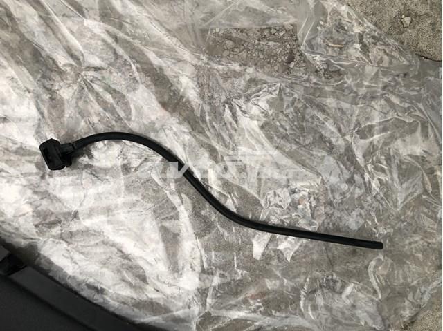 Веерная форсунка омывателя на Peugeot 301  