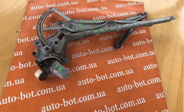 MN182366 Mitsubishi mecanismo de acionamento de vidro da porta dianteira direita