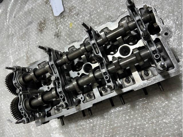 Распредвал двигателя впускной правый на Audi Q7 4M