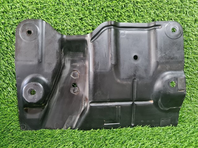 Защита днища левая Renault (RVI) 748155HA0A цена, от 3.86 USD