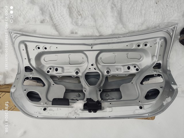 Tampa de porta-malas 6440102A31 Toyota