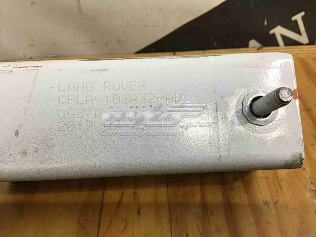 CPLA103A32AC Land Rover Кронштейн передней панели правый