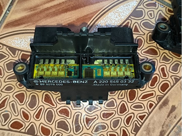 Реле свечей накала 2205450332 Mercedes