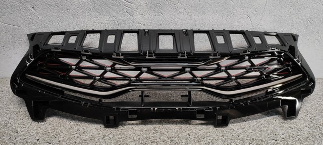 Решетка радиатора 86350J7LA0 Hyundai/Kia