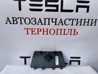  110548700E Tesla