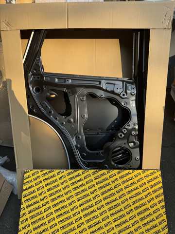 Дверь задняя левая KBY07302XD Mazda