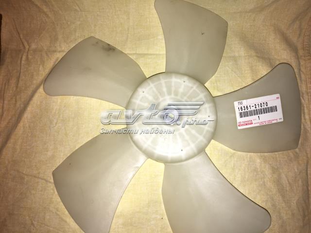 Вентилятор (крыльчатка) радиатора охлаждения на Toyota Avensis T25