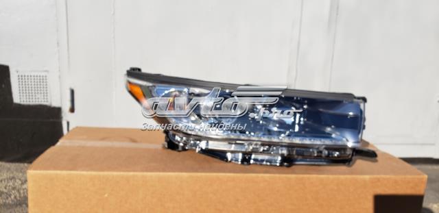 811100E380 Toyota Фара передняя правая