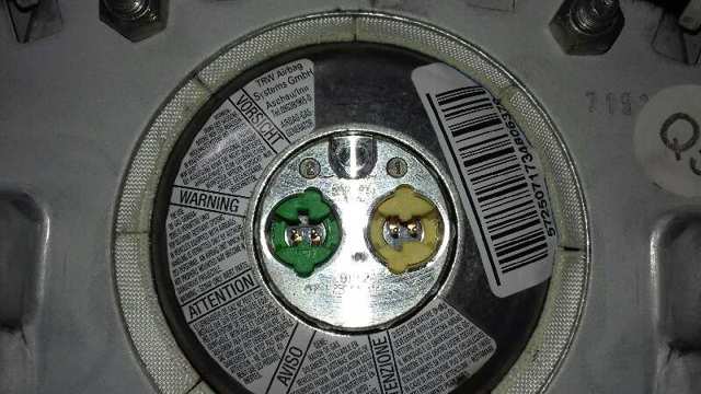 Подушка безопасности водителя A2218600502 Mercedes