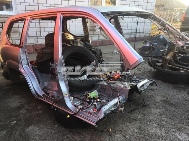 Pára-lama traseiro direito Toyota Land Cruiser PRADO ASIA J12