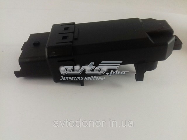 Купить 8200028071 Renault (RVI) Блок управления стеклоподъемником