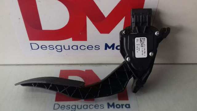 Педаль газа 13253781 Opel