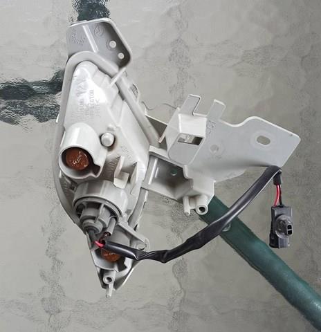 Поворотник левый DB2R51360 Mazda