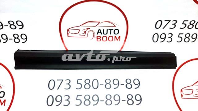Молдинг двери передней левой Mazda KB7W51RB0D